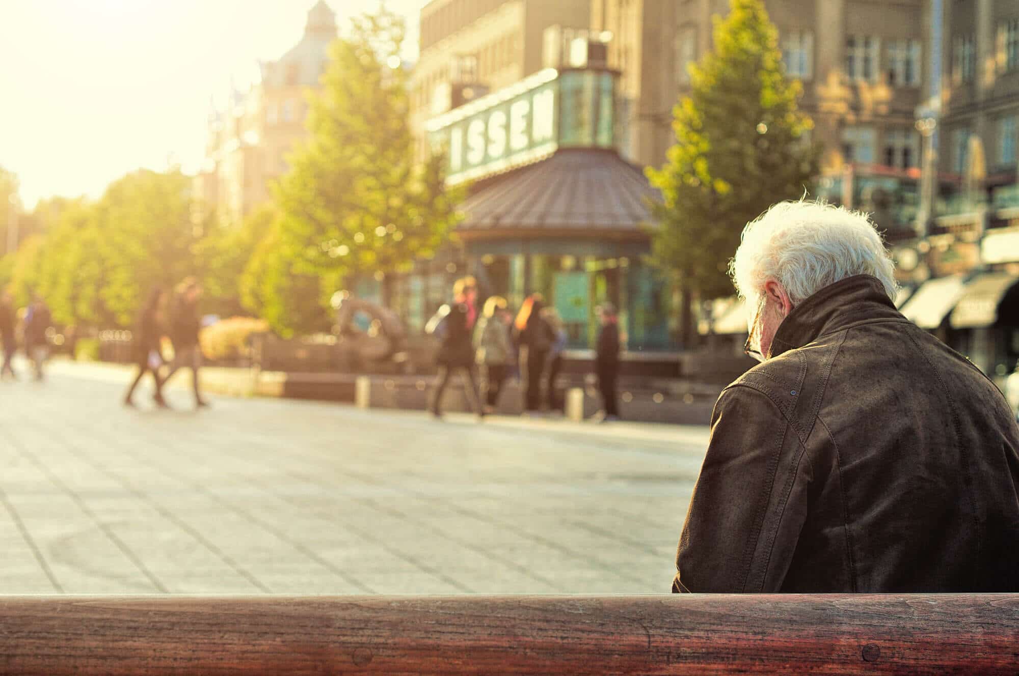 Fondation AGES, client de l'agence digitale Data Projekt - Expérience de marque, spot présentation vidéo, identité visuelle - Crédit photo : ©Huy Phan on Unsplash